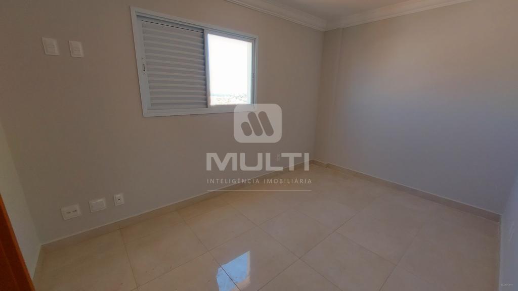 Apartamento à venda com 3 quartos, 208m² - Foto 9