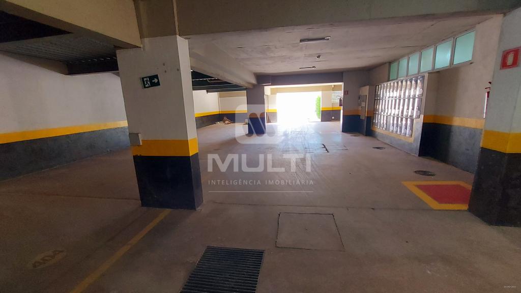 Apartamento à venda com 3 quartos, 208m² - Foto 19