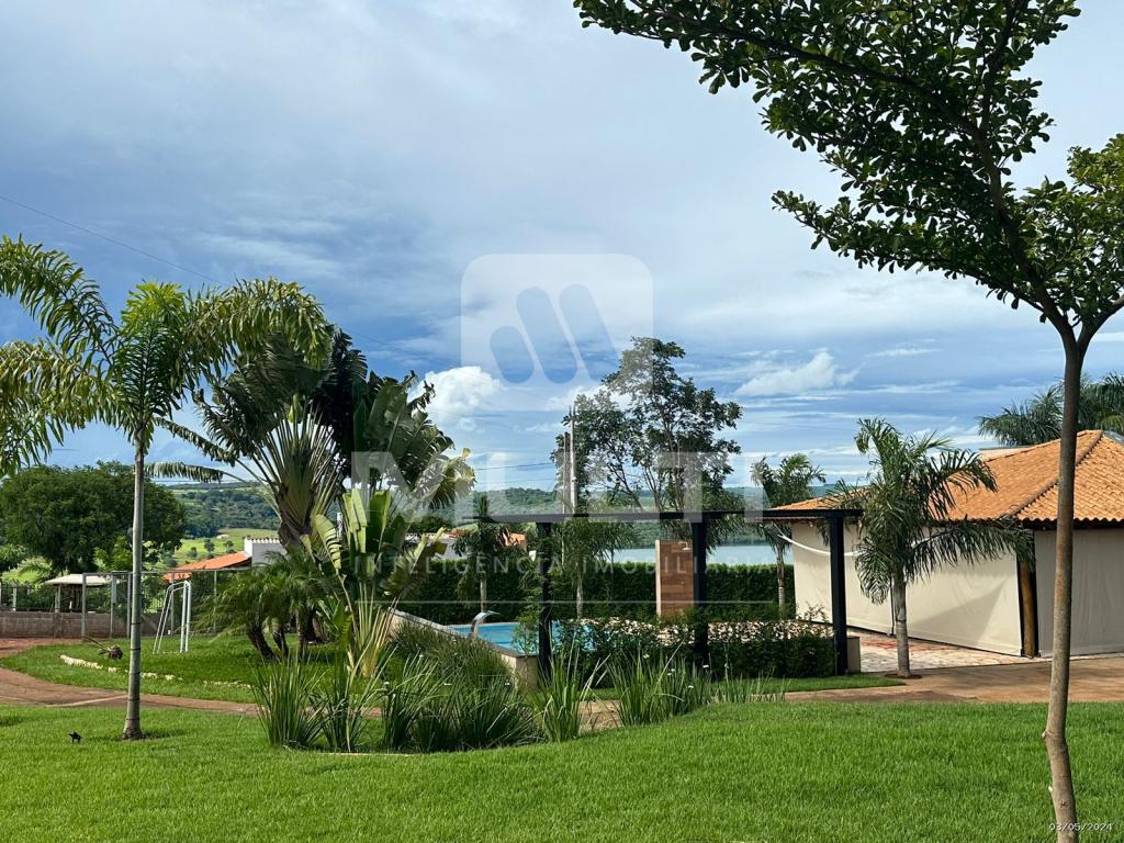 Chácara à venda com 1 quarto, 250m² - Foto 2