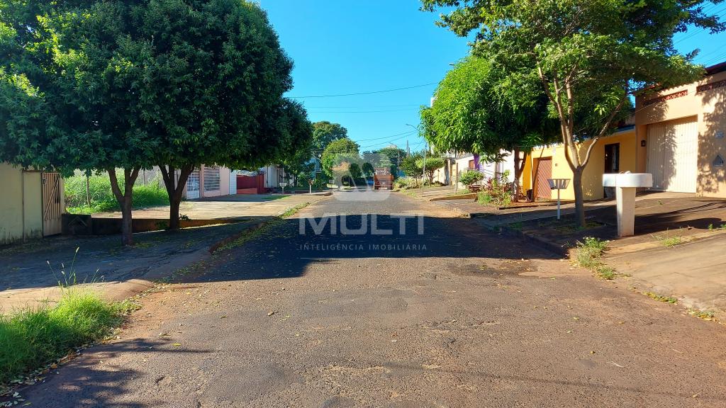 Terreno à venda com 1 quarto, 360m² - Foto 2