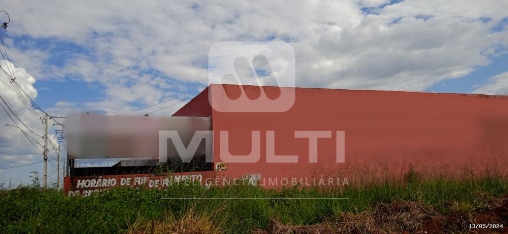 Prédio Inteiro à venda com 1 quarto, 180m² - Foto 1