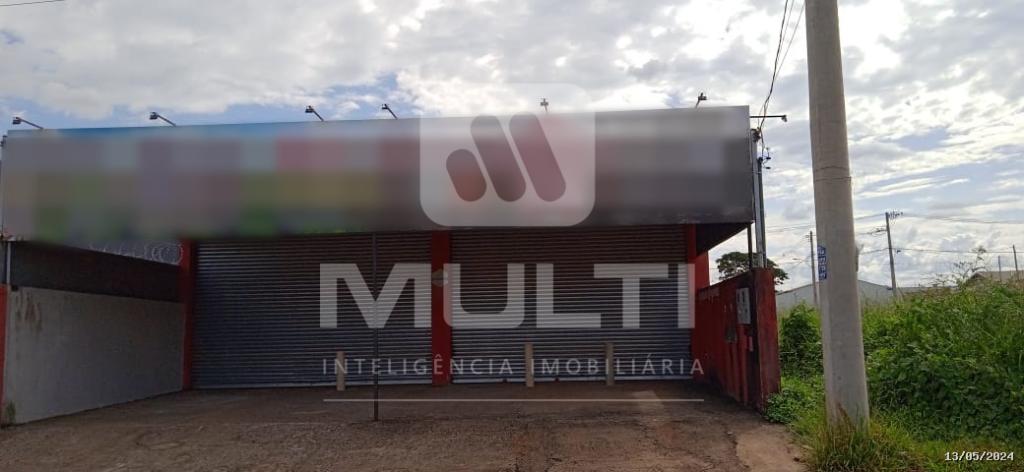 Prédio Inteiro à venda com 1 quarto, 180m² - Foto 2