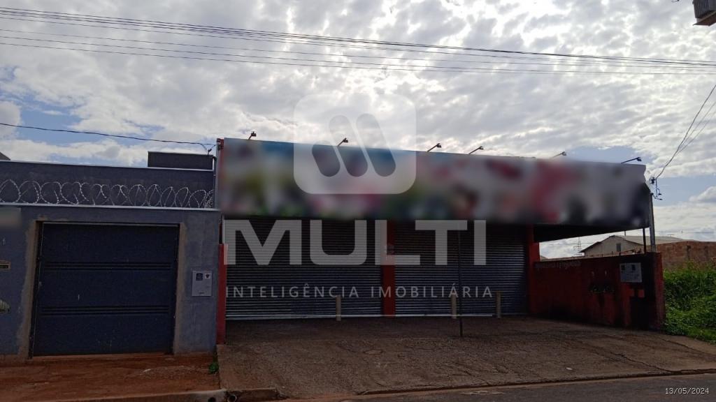 Prédio Inteiro à venda com 1 quarto, 180m² - Foto 3