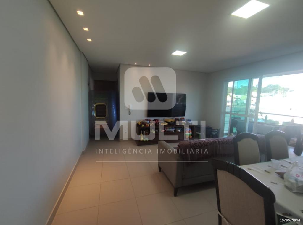 Apartamento à venda com 3 quartos, 96m² - Foto 2
