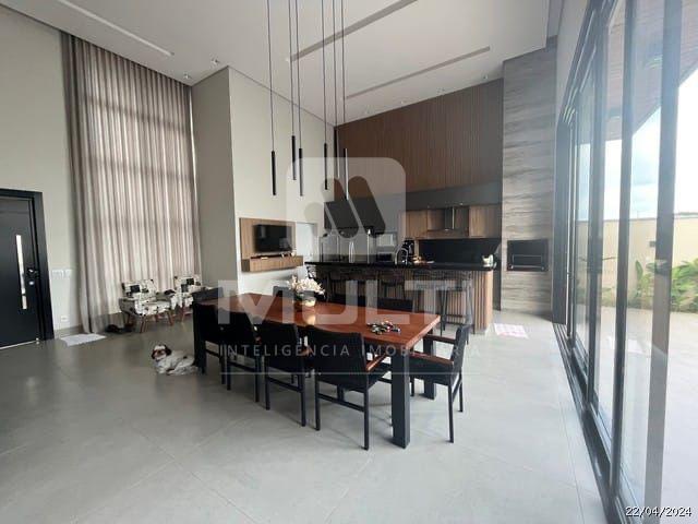 Casa de Condomínio à venda com 3 quartos, 230m² - Foto 4