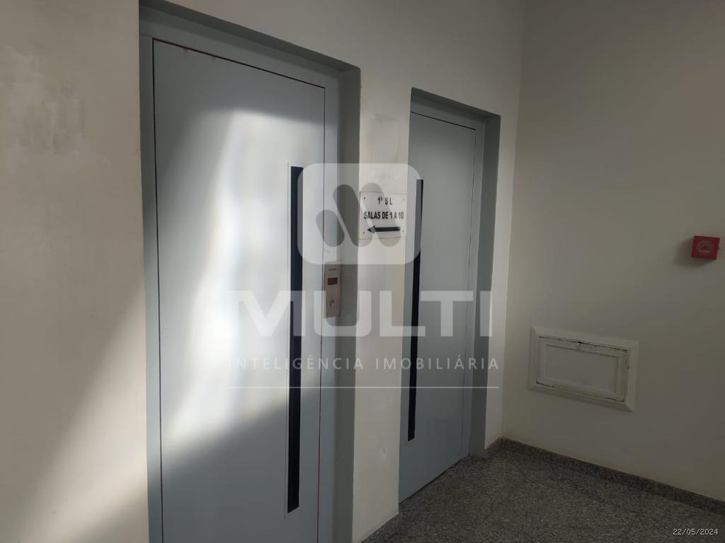 Conjunto Comercial-Sala à venda com 1 quarto, 119m² - Foto 2