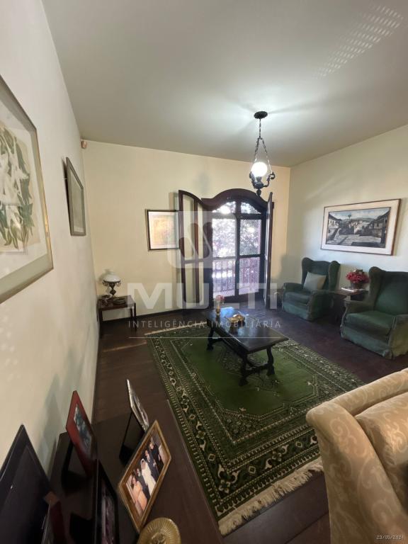 Casa à venda com 6 quartos, 450m² - Foto 4
