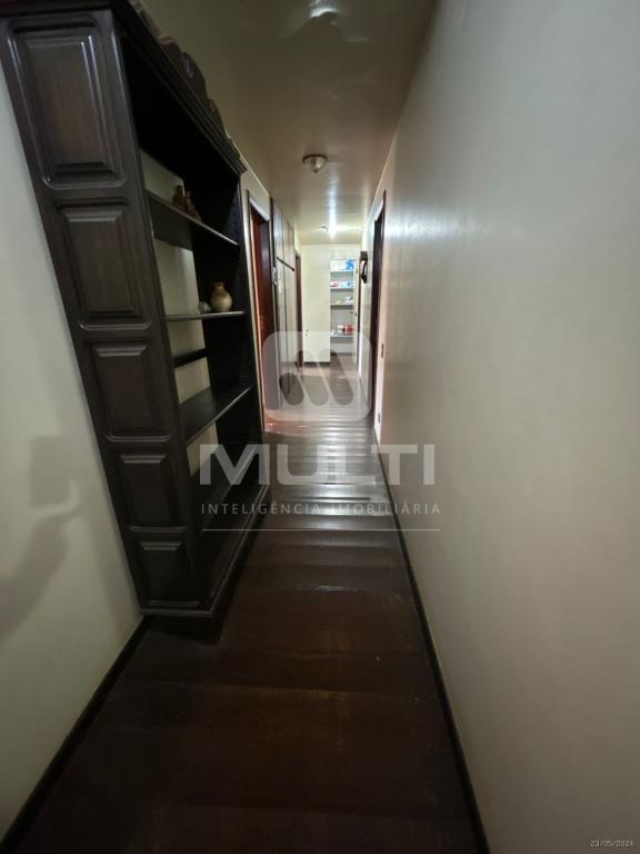 Casa à venda com 6 quartos, 450m² - Foto 11