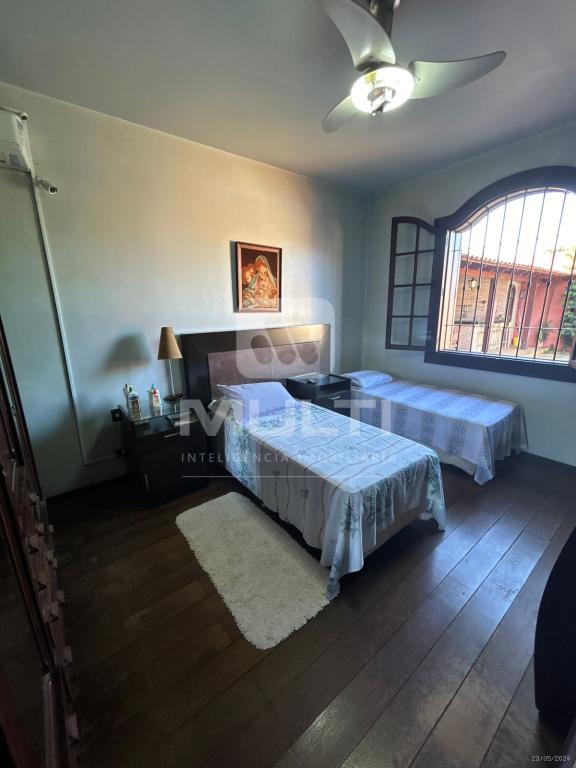 Casa à venda com 6 quartos, 450m² - Foto 17