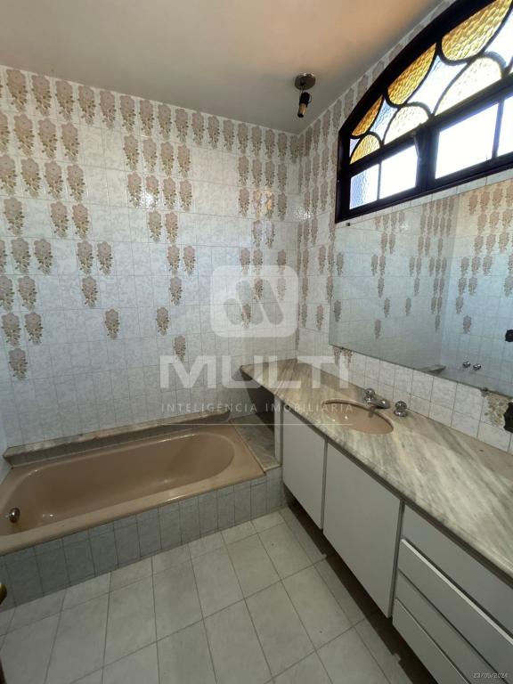 Casa à venda com 6 quartos, 450m² - Foto 22