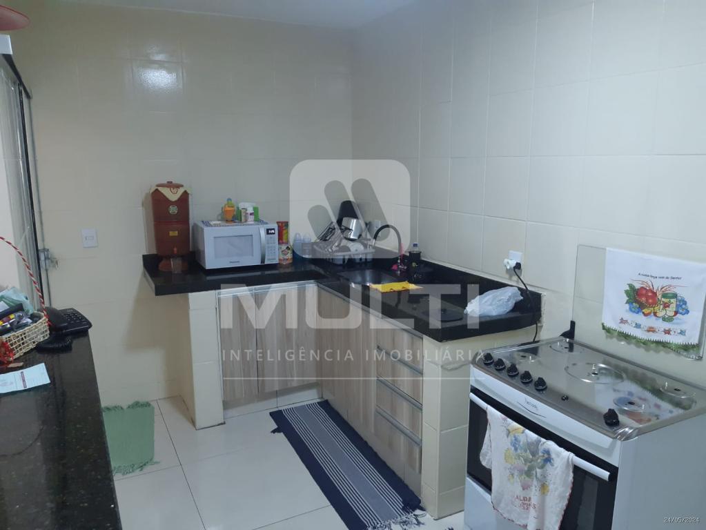 Casa à venda com 3 quartos, 130m² - Foto 3