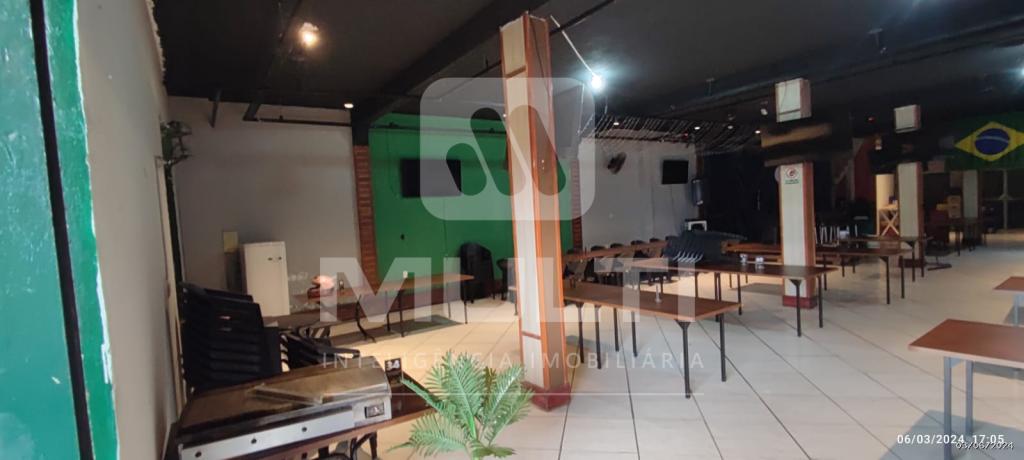 Prédio Inteiro à venda com 1 quarto, 50m² - Foto 2