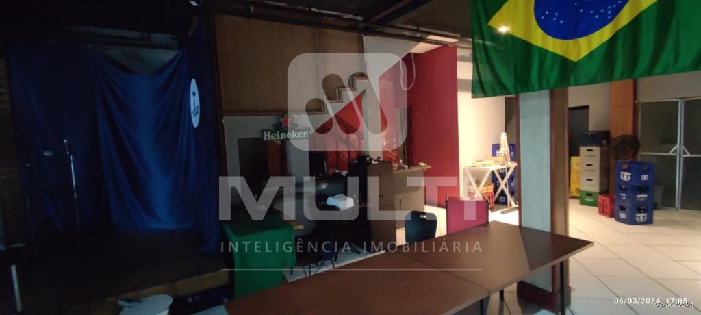 Prédio Inteiro à venda com 1 quarto, 50m² - Foto 4
