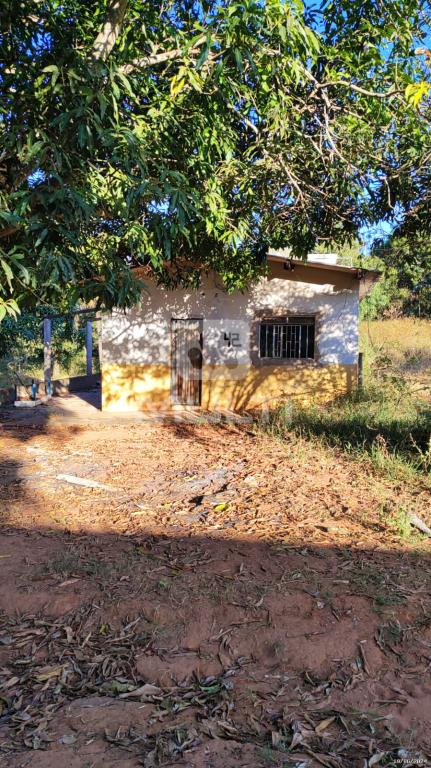 Terreno à venda com 1 quarto, 1000m² - Foto 1