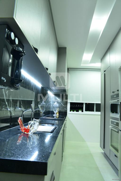 Apartamento à venda com 3 quartos, 198m² - Foto 9