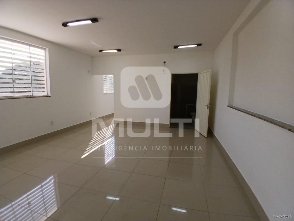 Casa à venda com 1 quarto, 344m² - Foto 1
