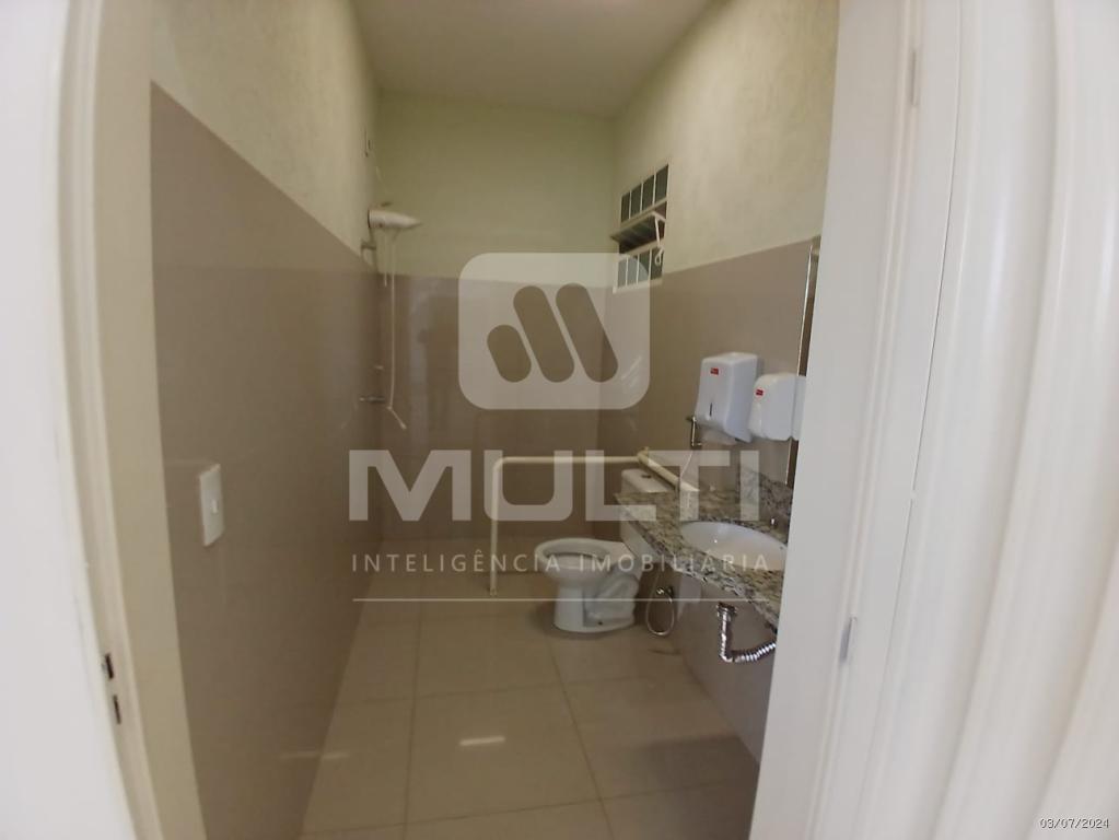 Casa à venda com 1 quarto, 344m² - Foto 2