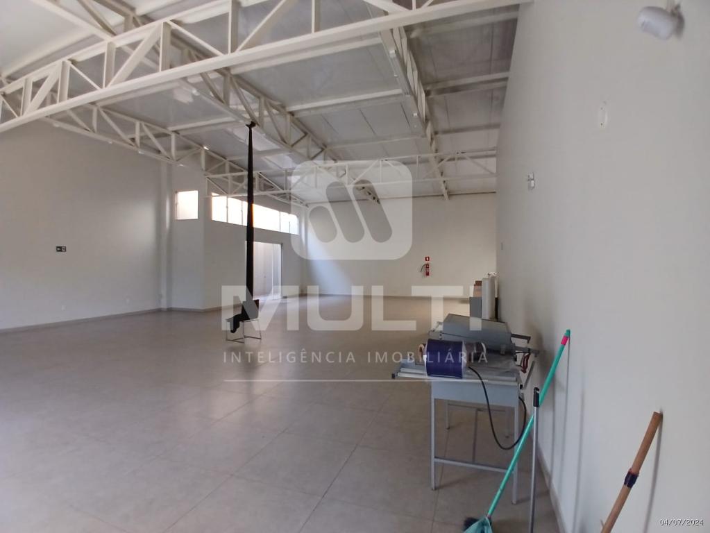 Casa, 1 quarto, 240 m² - Foto 2