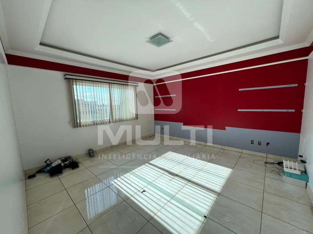 Casa, 3 quartos, 200 m² - Foto 2