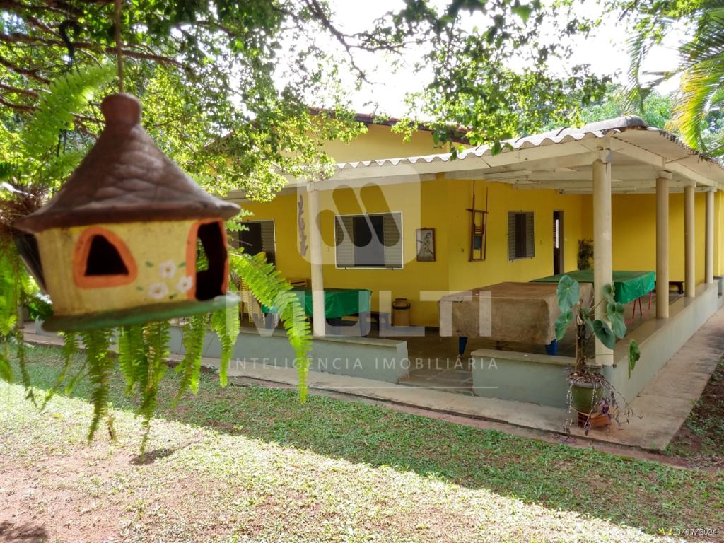 Chácara à venda com 3 quartos, 400m² - Foto 1