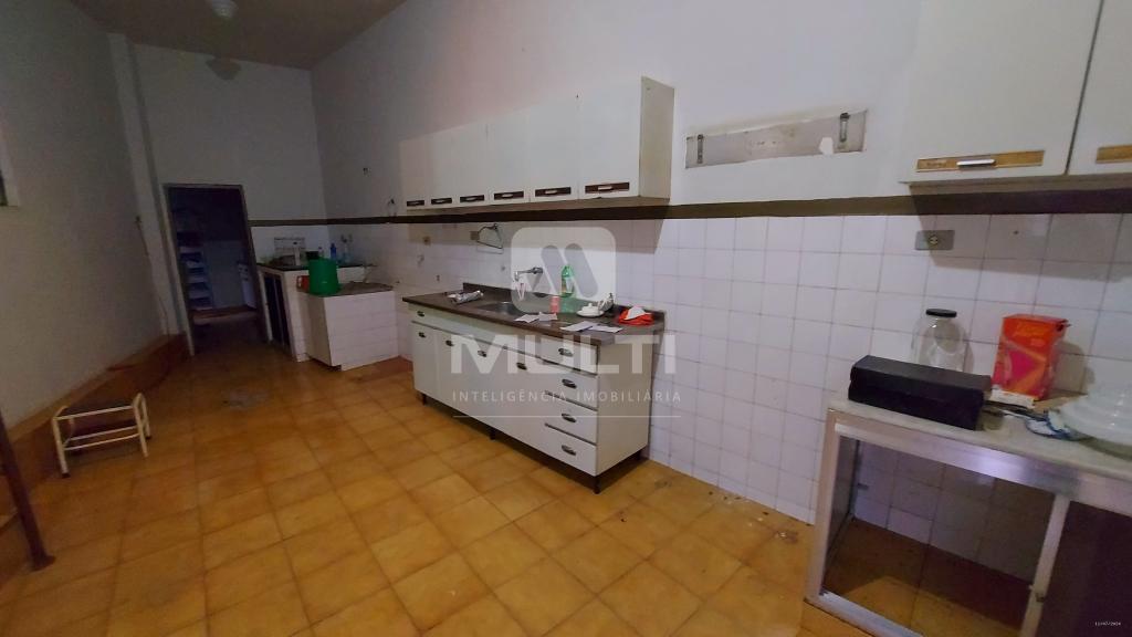 Casa à venda com 2 quartos, 150m² - Foto 9