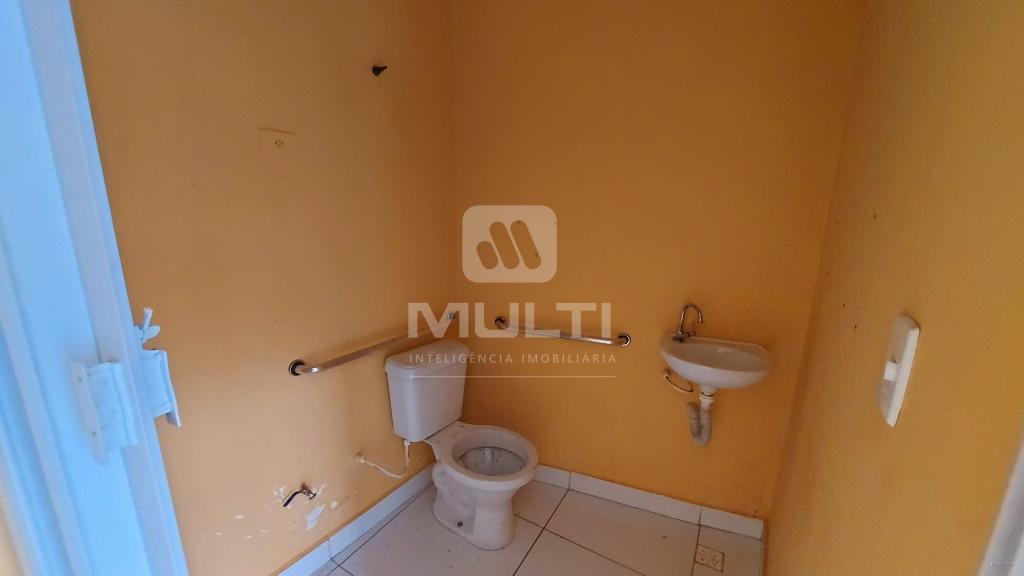 Casa à venda com 2 quartos, 150m² - Foto 11
