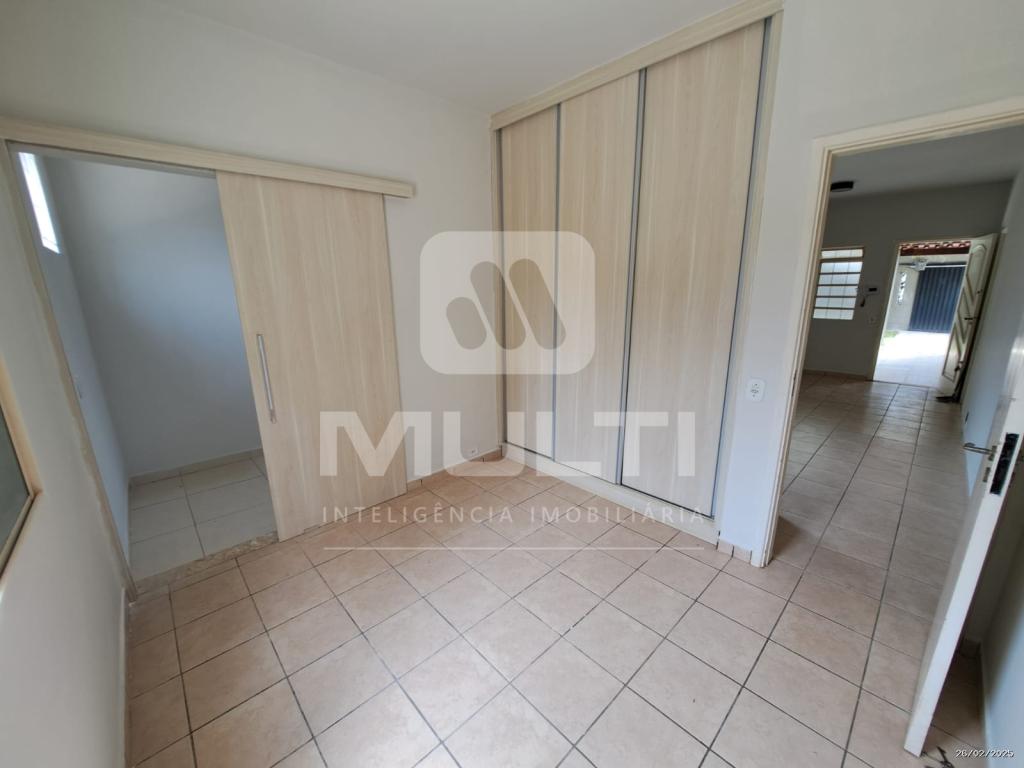 Casa à venda com 3 quartos, 80m² - Foto 11