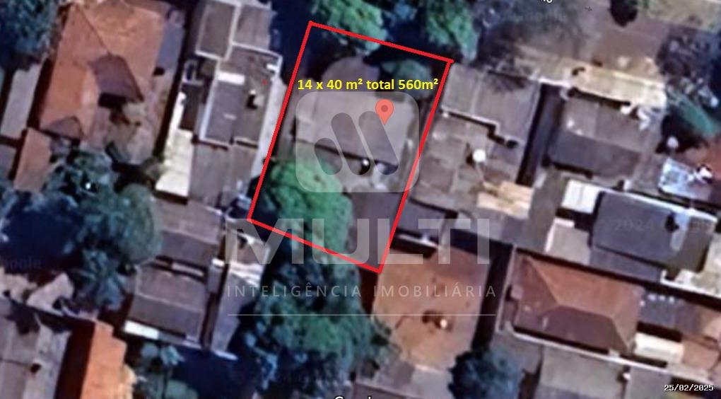 Terreno à venda com 1 quarto, 560m² - Foto 1