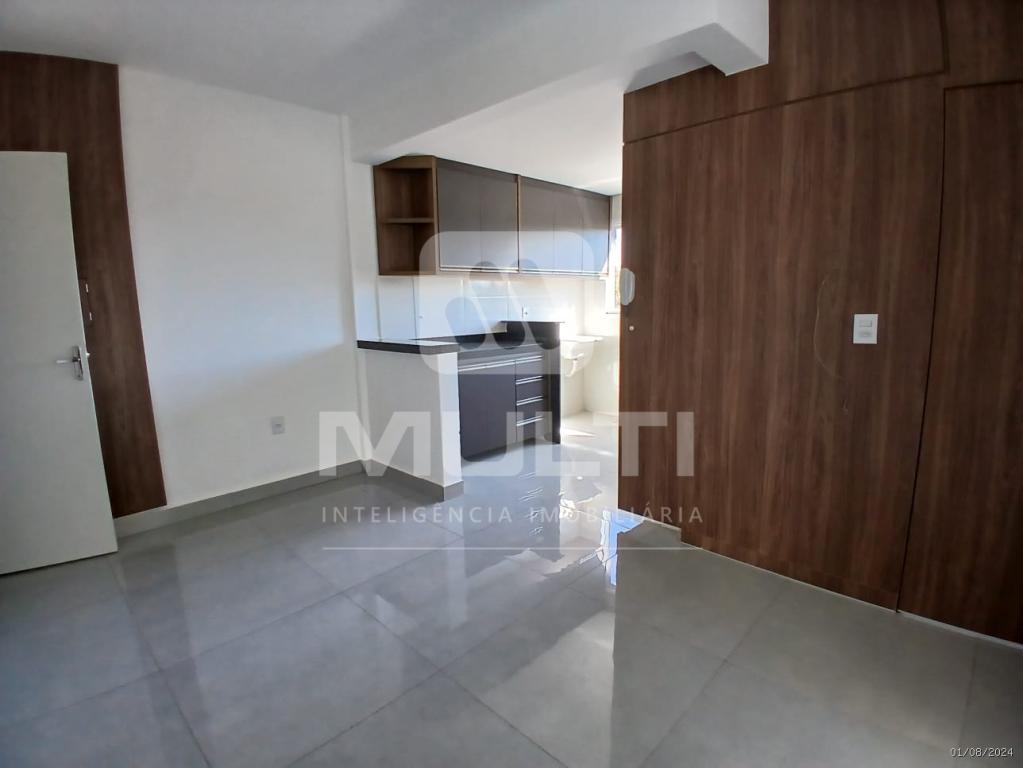 Apartamento à venda com 2 quartos, 43m² - Foto 3