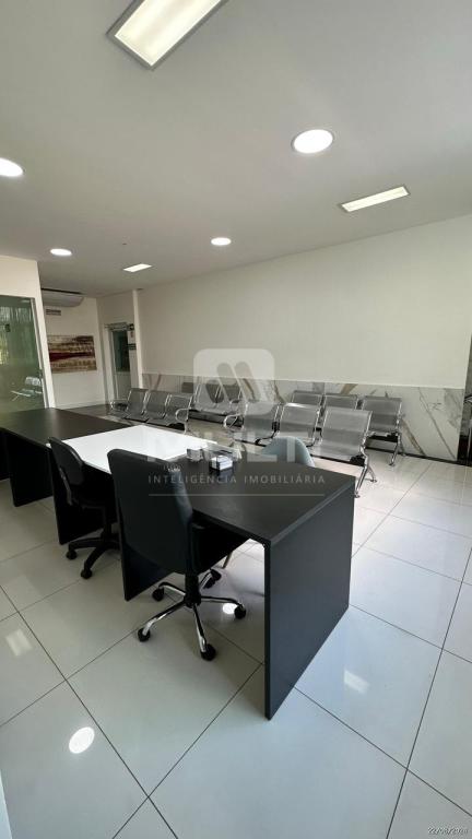 Prédio Inteiro à venda com 1 quarto, 500m² - Foto 2