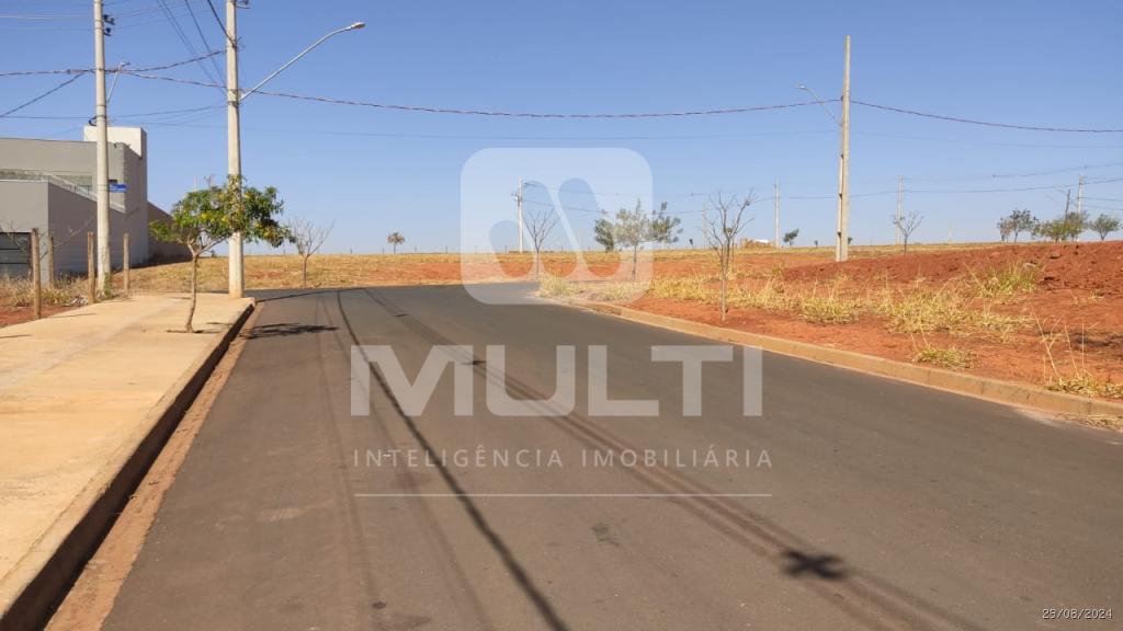 Terreno à venda com 1 quarto, 253m² - Foto 2