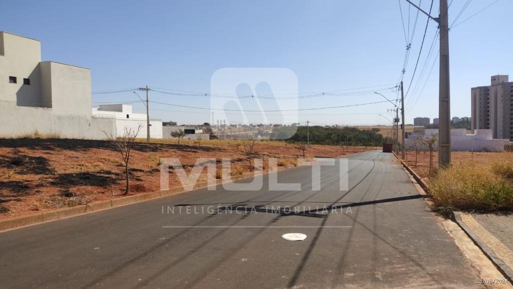 Terreno à venda com 1 quarto, 253m² - Foto 3
