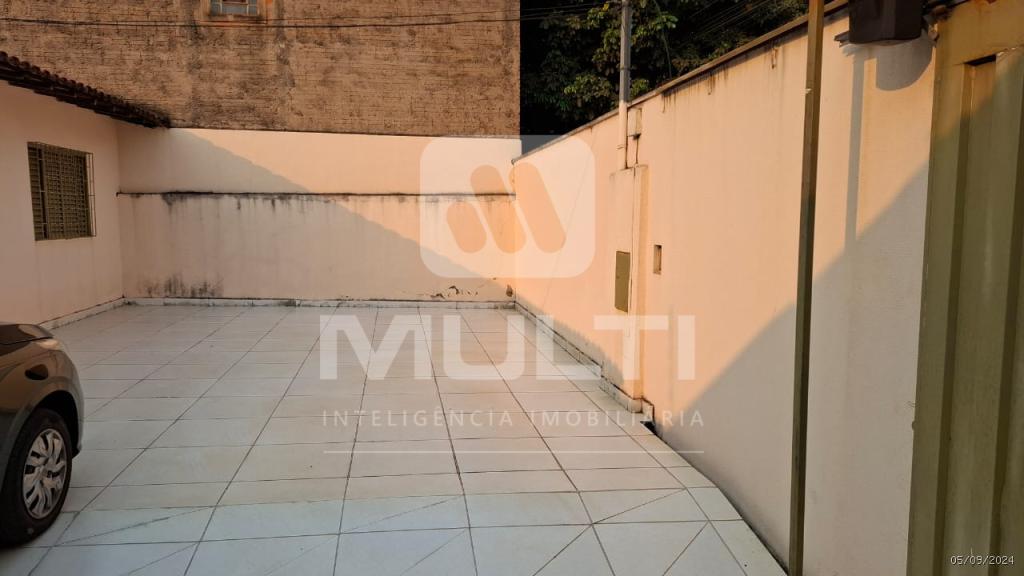 Casa à venda com 5 quartos, 170m² - Foto 3