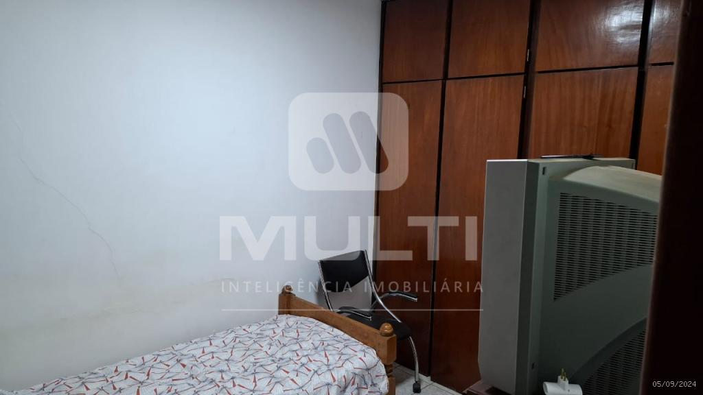 Casa à venda com 5 quartos, 170m² - Foto 11