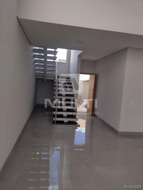Casa à venda com 3 quartos, 270m² - Foto 1