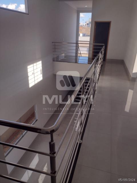 Casa à venda com 3 quartos, 270m² - Foto 11