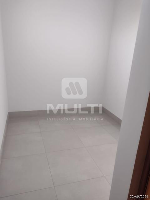 Casa à venda com 3 quartos, 270m² - Foto 13