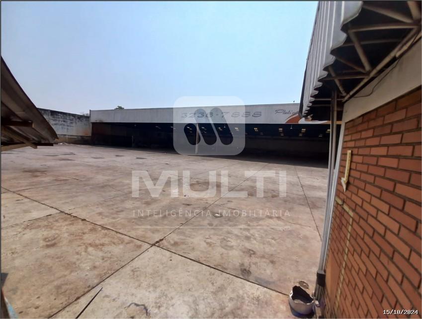 Casa à venda com 1 quarto, 2066m² - Foto 3