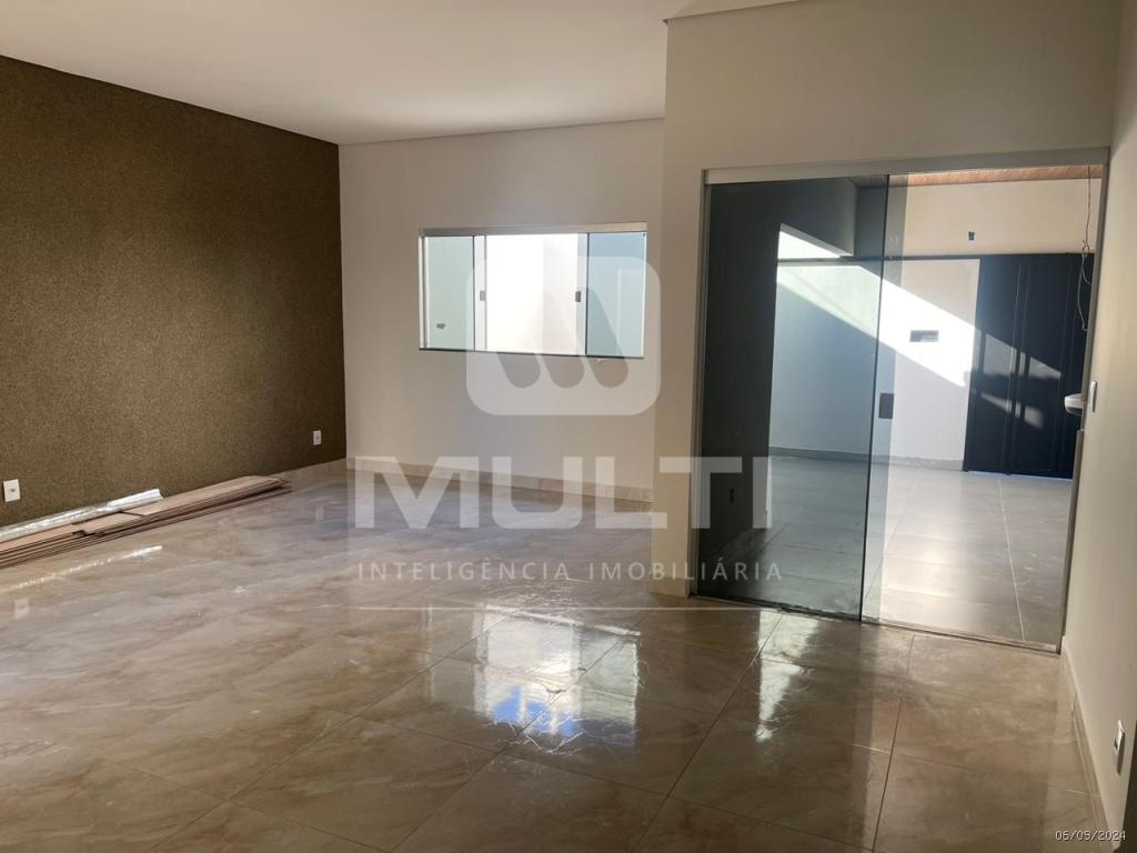 Casa à venda com 3 quartos, 170m² - Foto 1