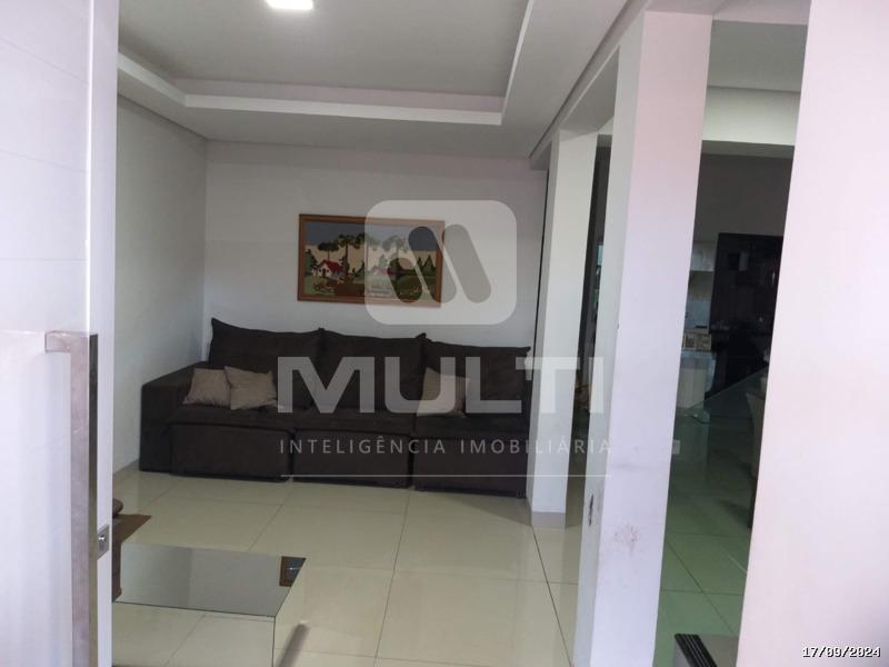 Casa à venda com 4 quartos, 247m² - Foto 3