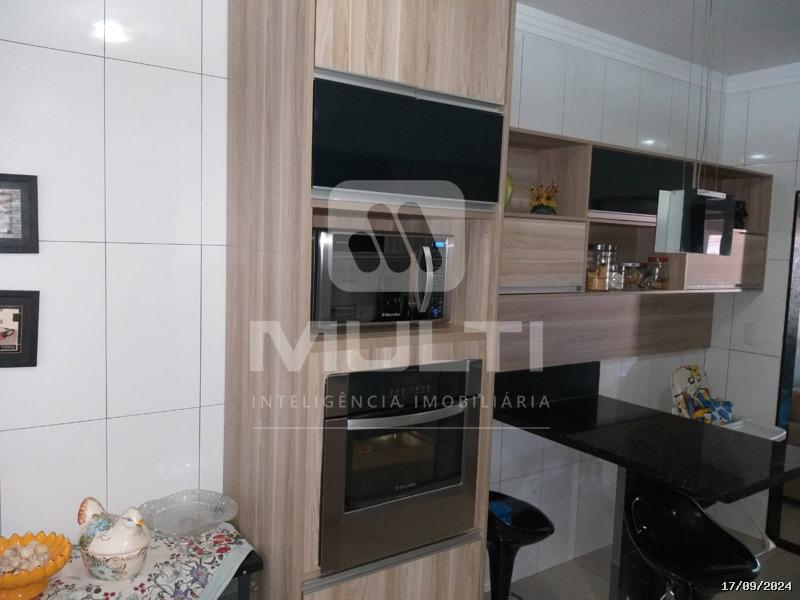 Casa à venda com 4 quartos, 247m² - Foto 6