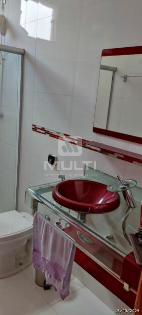 Casa à venda com 4 quartos, 247m² - Foto 9