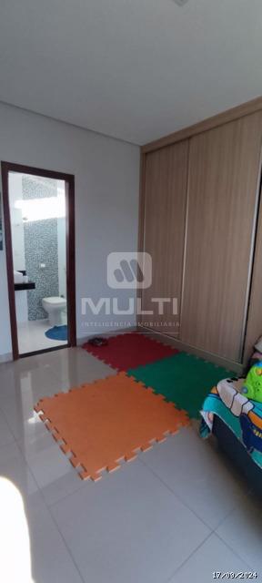 Casa à venda com 4 quartos, 247m² - Foto 10