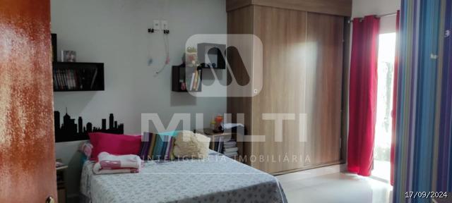 Casa à venda com 4 quartos, 247m² - Foto 15