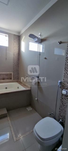 Casa à venda com 4 quartos, 247m² - Foto 17
