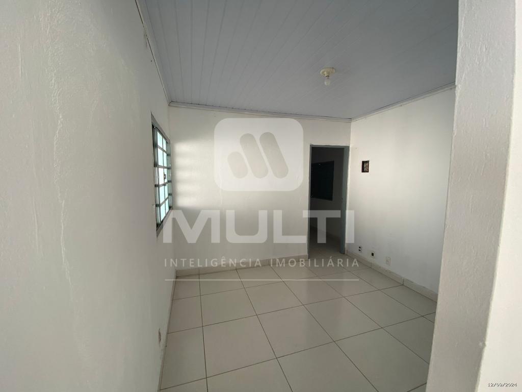 Casa à venda com 3 quartos, 57m² - Foto 2