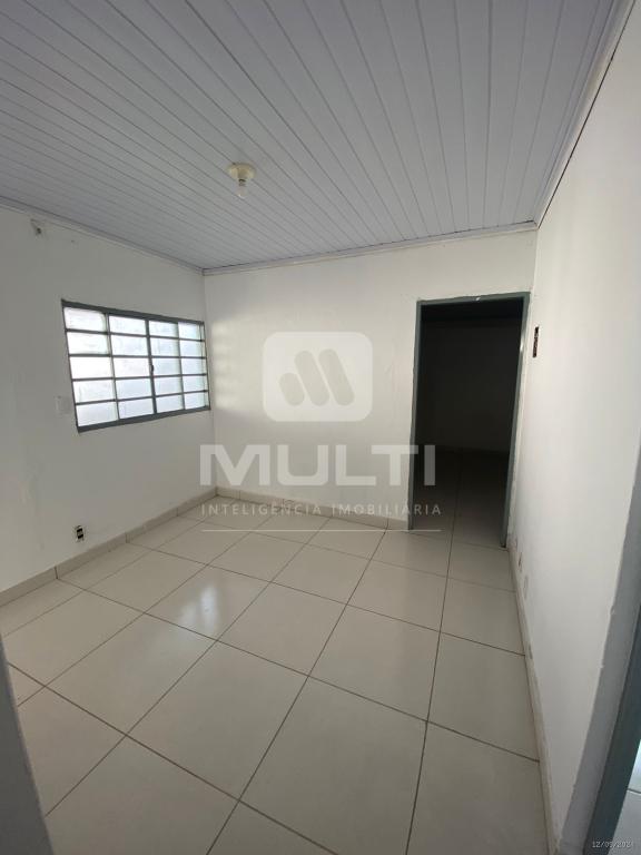 Casa à venda com 3 quartos, 57m² - Foto 3