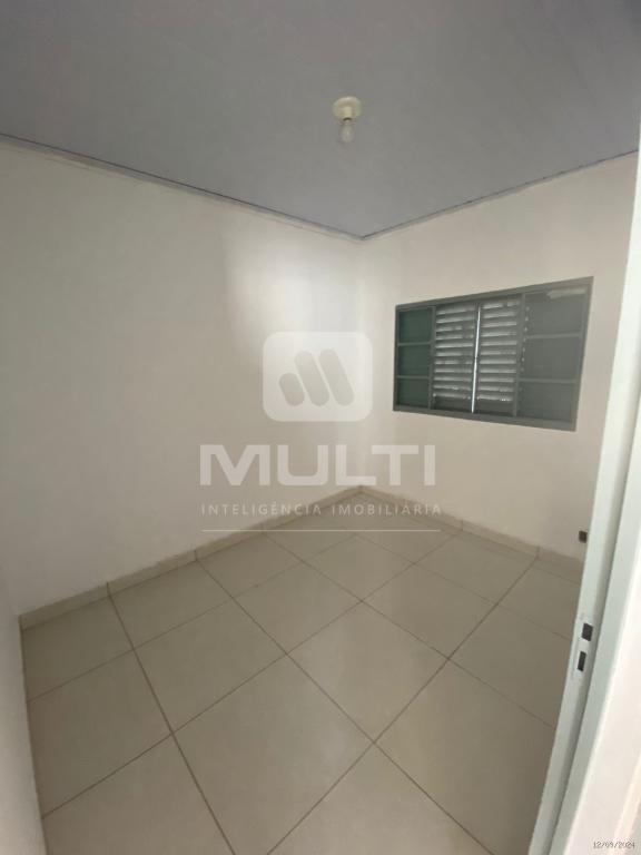 Casa à venda com 3 quartos, 57m² - Foto 11