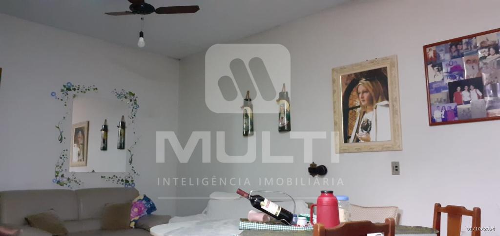 Casa à venda com 2 quartos, 90m² - Foto 3