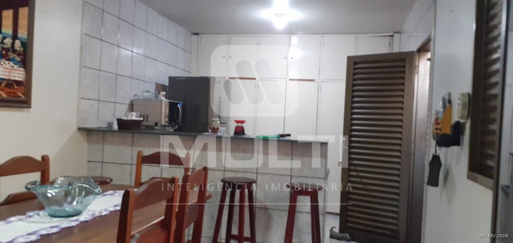 Casa à venda com 2 quartos, 90m² - Foto 5